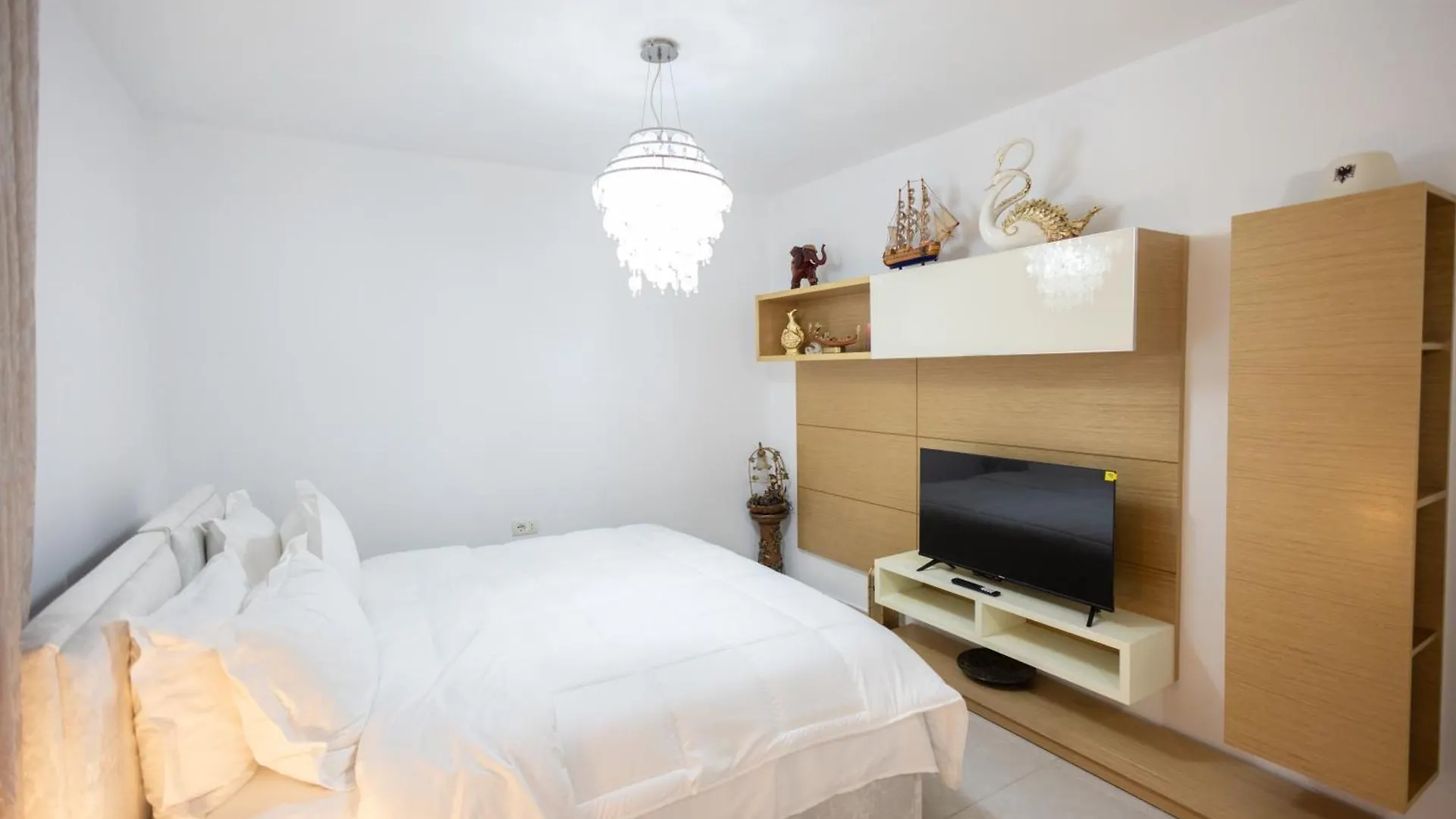 Apartment Kler-Elegant Stay Ali Demi Tirana