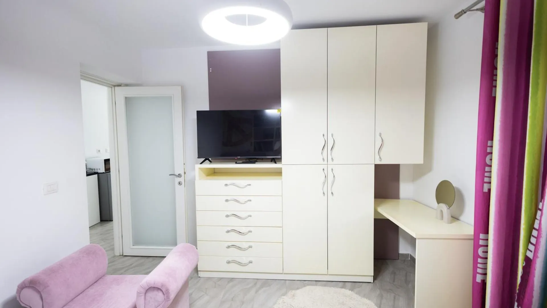 Apartment Kler-Elegant Stay Ali Demi Tirana 0*,